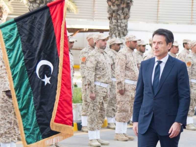 Giuseppe Conte con Fayez al Serraj (foto LaPresse)