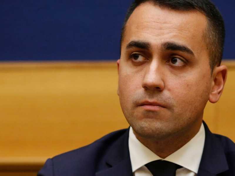 Luigi Di Maio durante la conferenza stampa di ieri sugli arresti in Lombardia e Piemonte (foto LaPresse)