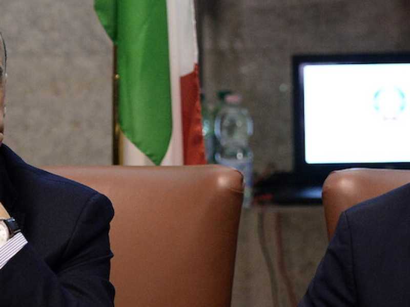 Nicola Zingaretti accanto a Luigi Di Maio (Foto LaPresse)