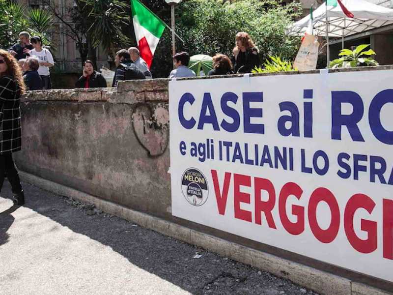 Un presidio a Casal Bruciato. Foto LaPresse