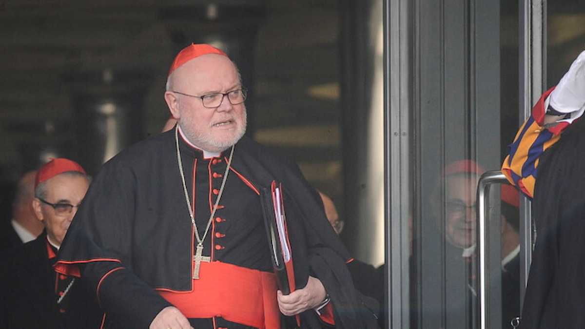 Immagine di La chiesa sta per rompersi