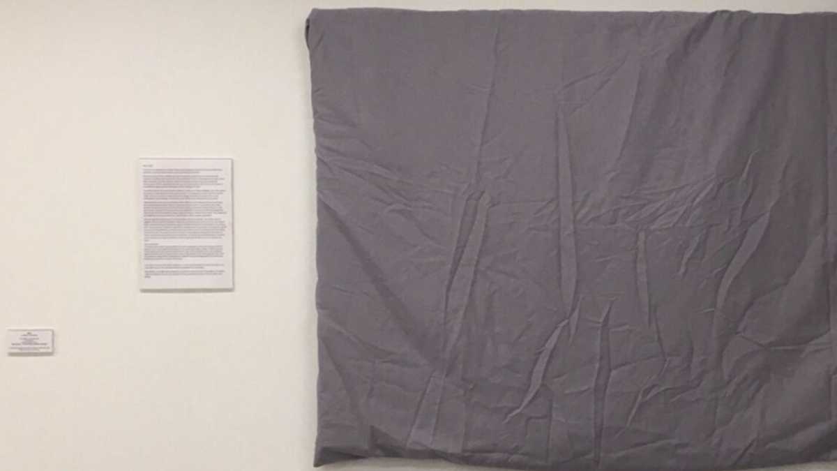 Immagine di A Londra si mette il burqa ai dipinti