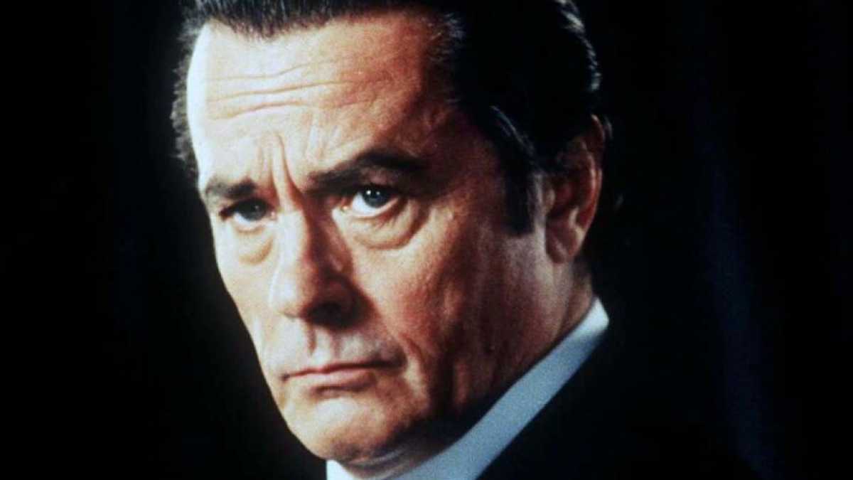 Immagine di Cannes deve ancora iniziare. Ma le femministe sono già in guerra contro Alain Delon