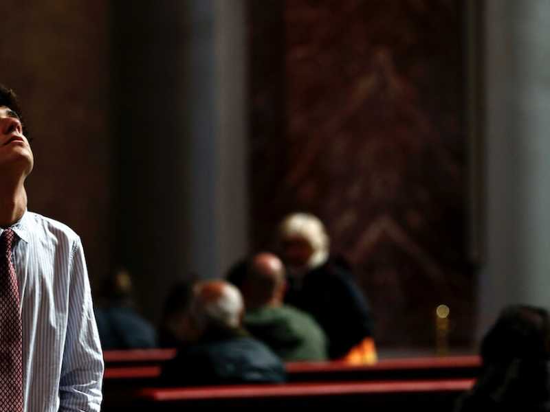 Roma, turisti in Chiesa a Santa Maria degli Angeli (foto LaPresse)