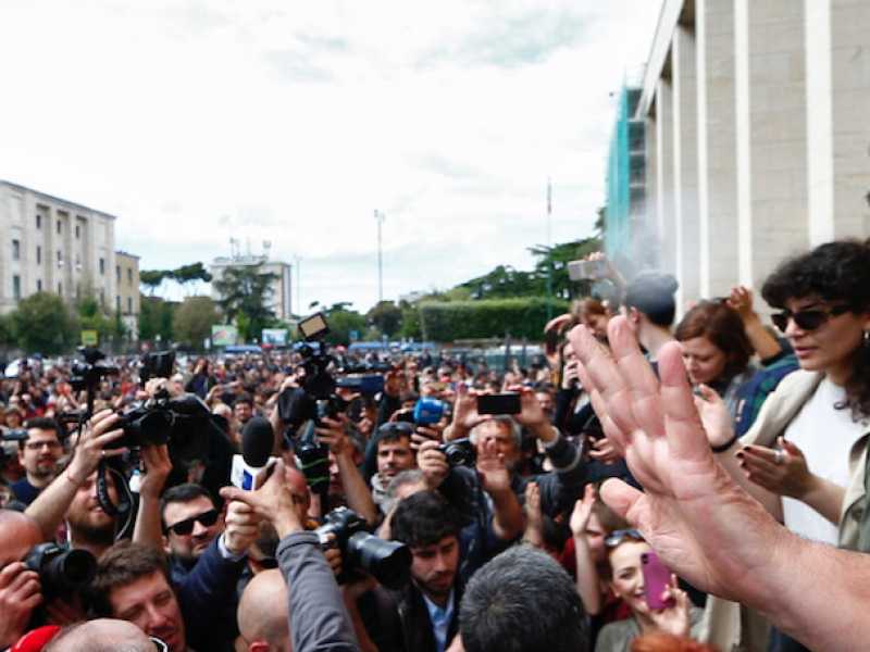 Mimmo Lucano arriva a La Sapienza per partecipare a un incontro alla Facolt&agrave; di Lettere (foto LaPresse)