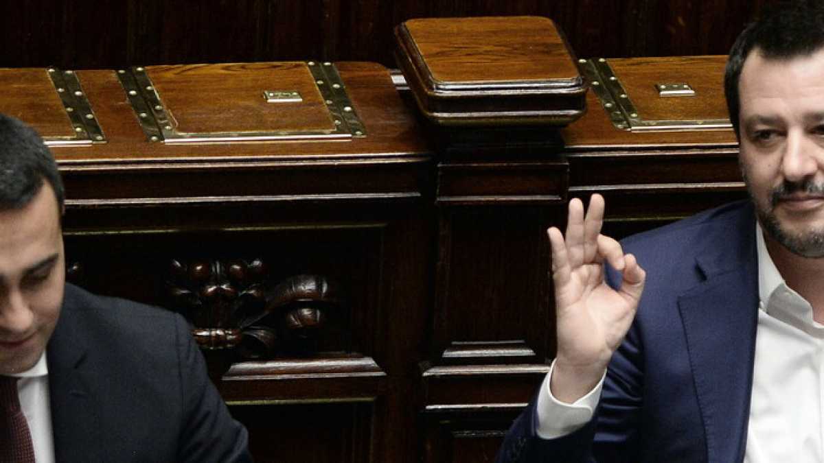 Immagine di Salvini e Di Maio continuano a smontare la maggioranza