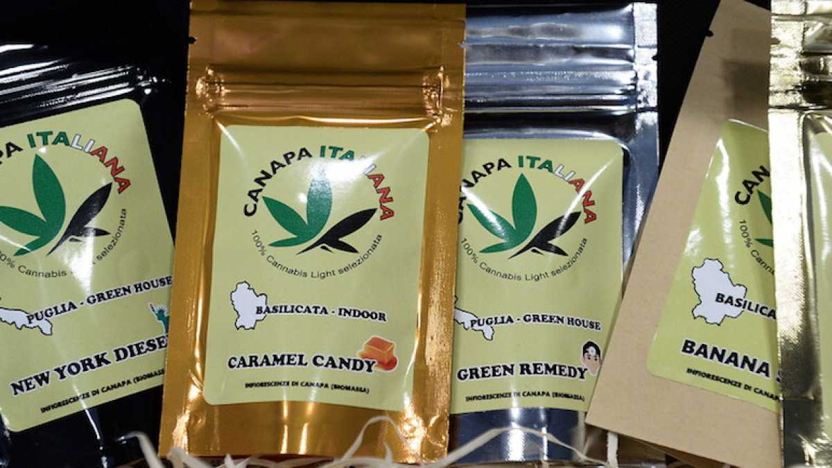 Immagine di La verità sui “cannabis shop” e quello che Salvini non ha chiarito