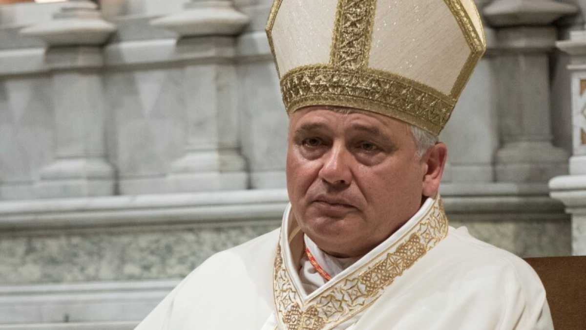 Immagine di Il cardinale e la bambina