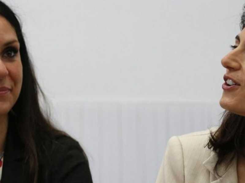 Linda Meleo con il sindaco Virginia Raggi (foto LaPresse)