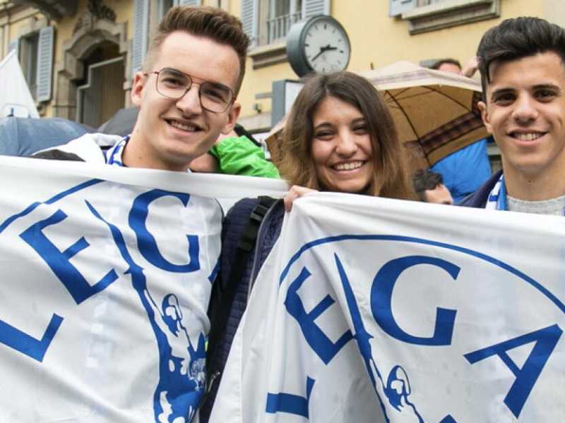 Il corteo Lega da Porta Venezia a Piazza del Duomo (foto LaPresse)