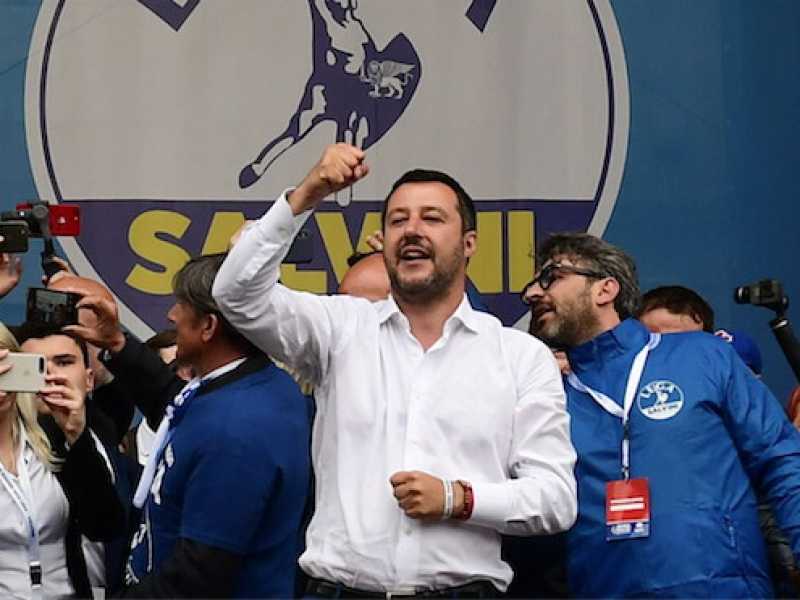 Salvini al comizio di Piazza Duomo a Milano assieme ai sovranisti europei (Foto LaPresse)