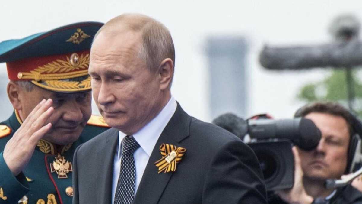 Immagine di All’indietro con Putin