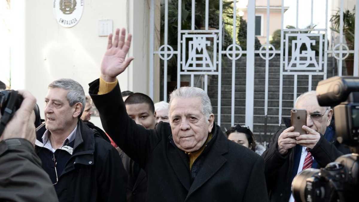 Immagine di I gialloverdi, il Venezuela e la crisi in ambasciata