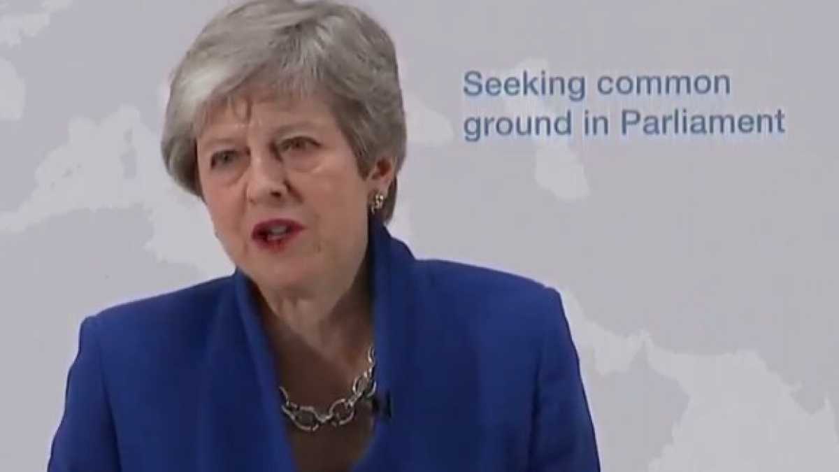 Immagine di La May apre a un secondo referendum ma non ci sono i numeri in Parlamento