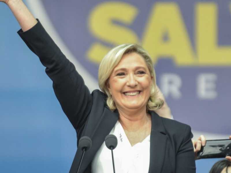 Marine Le Pen alla manifestazione organizzata da Matteo Salvini a Milano sabato 18 maggio (foto LaPresse)