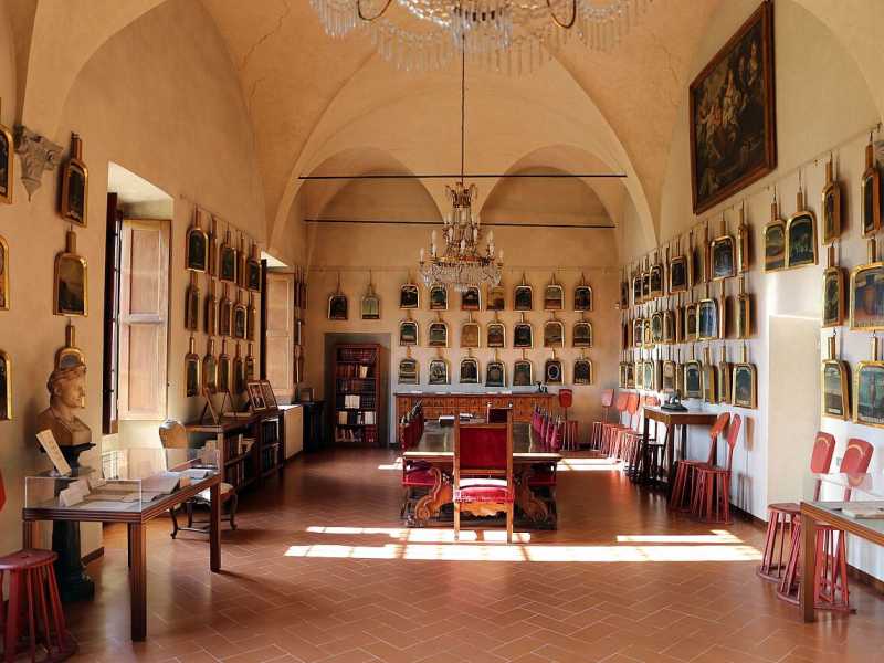 La sala delle Pale nella villa di Castello, a Firenze, attuale sede dell'Accademia (foto via Wikimedia)