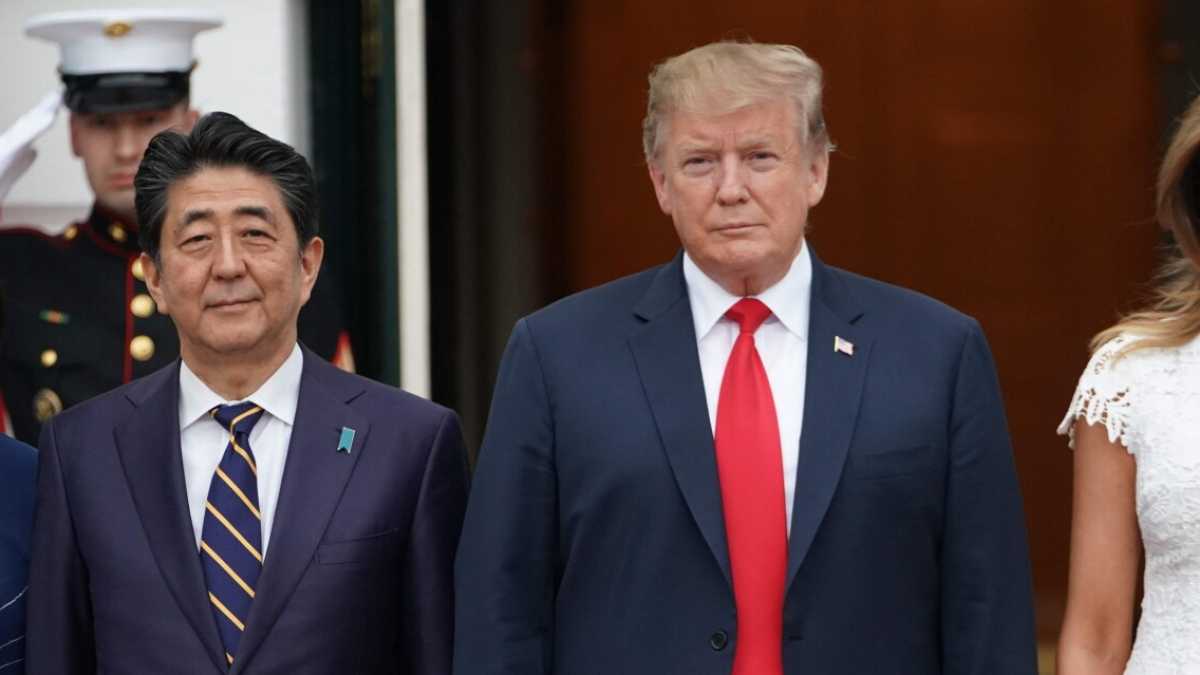 Immagine di Nemici-amici. Abe vuole Trump dalla sua parte, e lo invita perfino a vedere il sumo