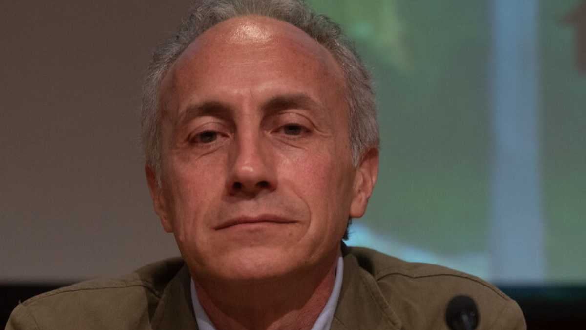 Immagine di I giornalisti del Fatto a Travaglio: sei troppo grillino