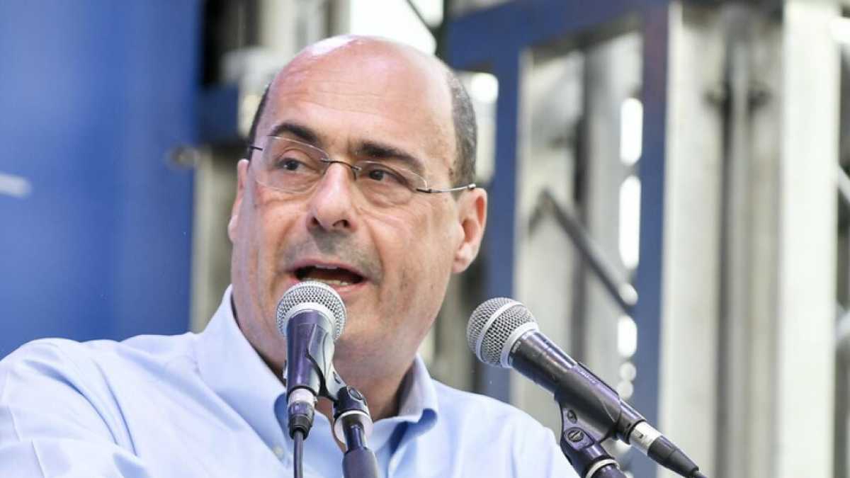 Immagine di Zingaretti si gode il sorpasso sul M5s: "Siamo noi l'alternativa a Salvini"
