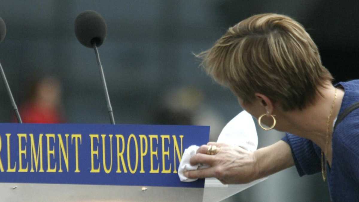 Immagine di Ma quale disamore, quale apatia: l'Europa è sexy per davvero