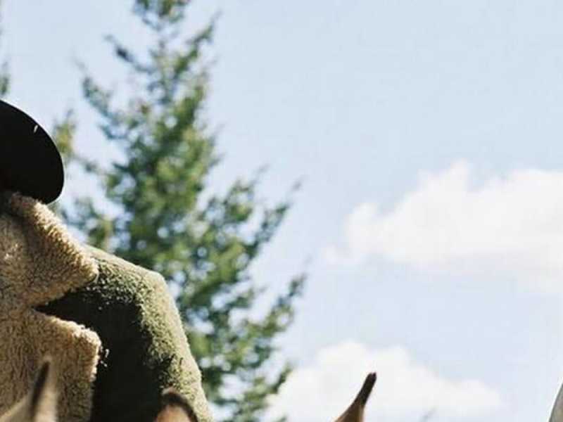 A Ennis e a Jack di &ldquo;Brokeback Mountain&rdquo; l&rsquo;unica cosa che rimane &egrave; quell&rsquo;estate indimenticabile tra i pascoli (nella foto, Jake Gyllenhaal nel film omonimo, dal racconto di Annie Proulx)