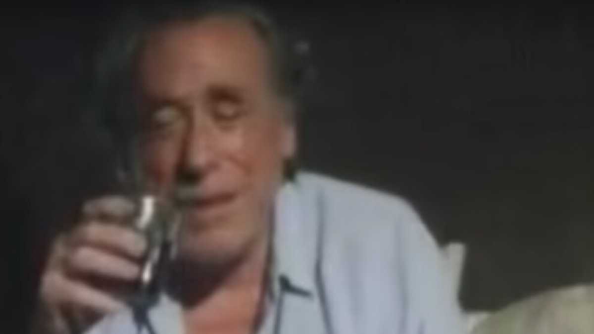 Immagine di La nuova raccolta di inediti di Charles Bukowski è un antidoto al pol. corr.
