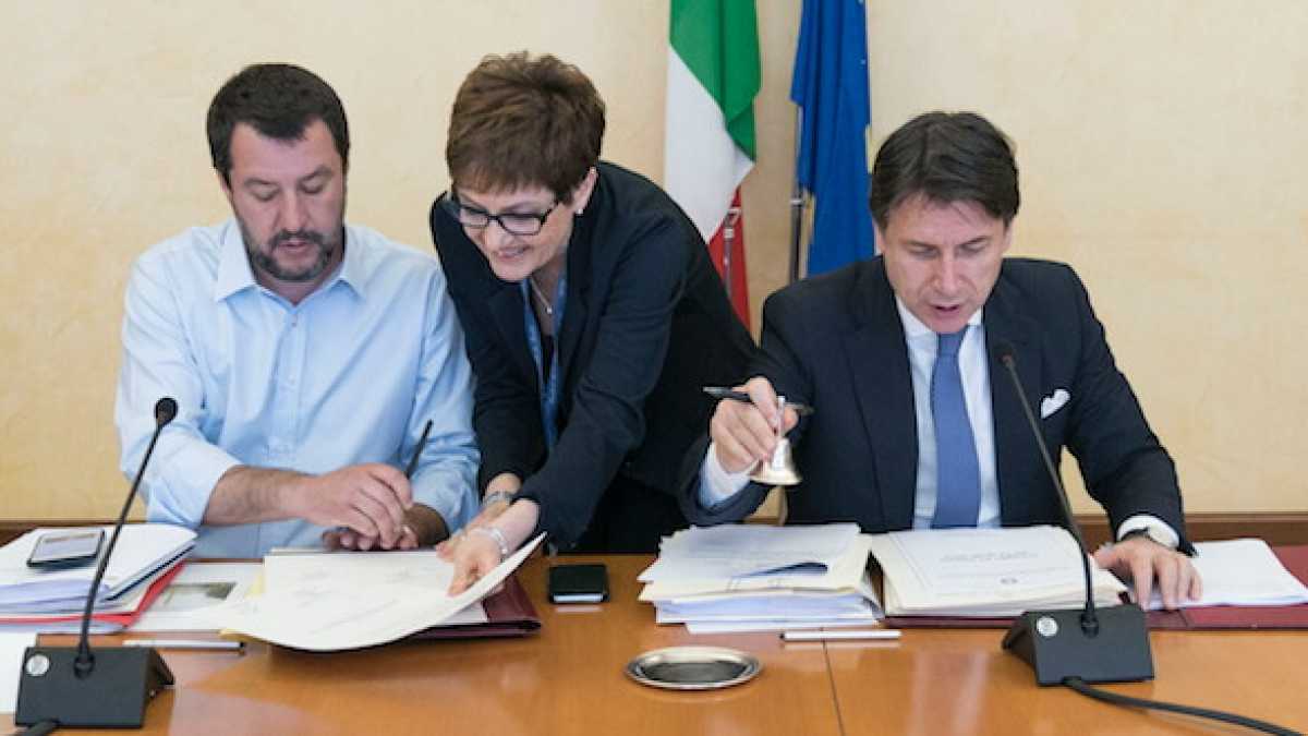 Immagine di Occhio, la spada è di Damocle