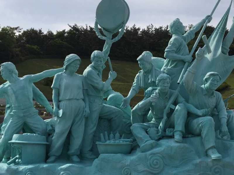 Monumento dedicato alle vittime del 18 maggio 1980 (foto di 손형순 via Wikipedia)