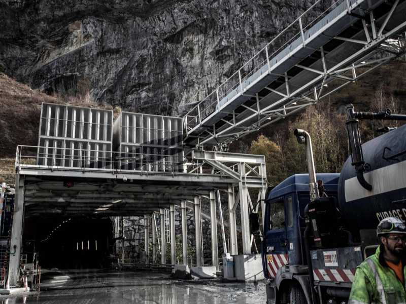 Il cantiere di un tunnel per la linea del treno ad alta velocit&agrave; Tav (Treno Alta Velocita) tra Lione e Torino, a Saint-Martin-la-Porte, Francia (LaPresse)