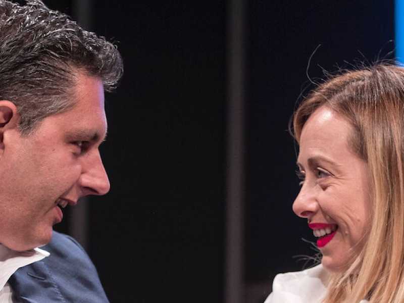 Giovanni Toti e Giorgia Meloni a un convegno (Foto LaPresse)