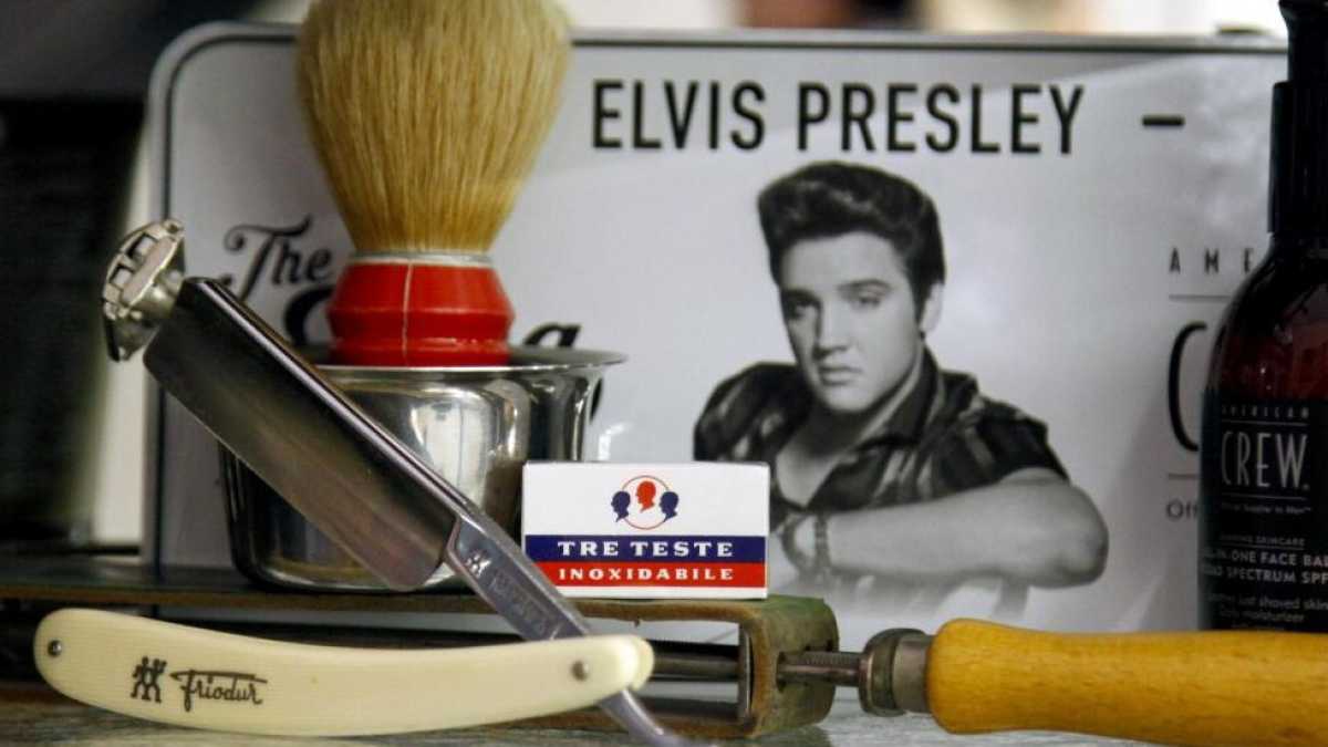 Immagine di Il maschio che si fa la barba con i cocci di bottiglia non si è estinto, ma non vive a Milano