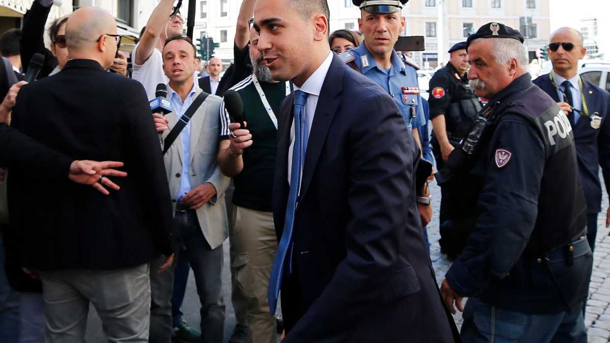 Immagine di Quando il M5s governa, i suoi elettori scappano. Il caso di Avellino