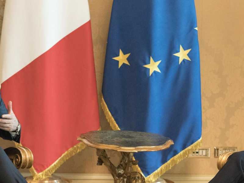 Giuseppe Conte e Manfred Weber (foto LaPresse)