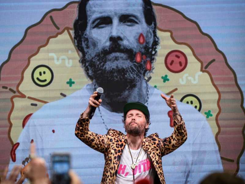 Jovanotti durante uno dei suoi concerti (Foto LaPresse)