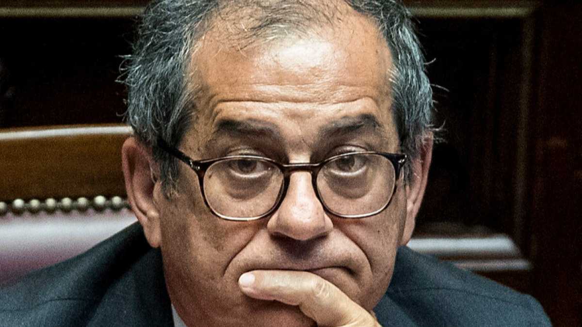Immagine di I tentativi di Tria di evitare la procedura d'infrazione e i tg Rai
