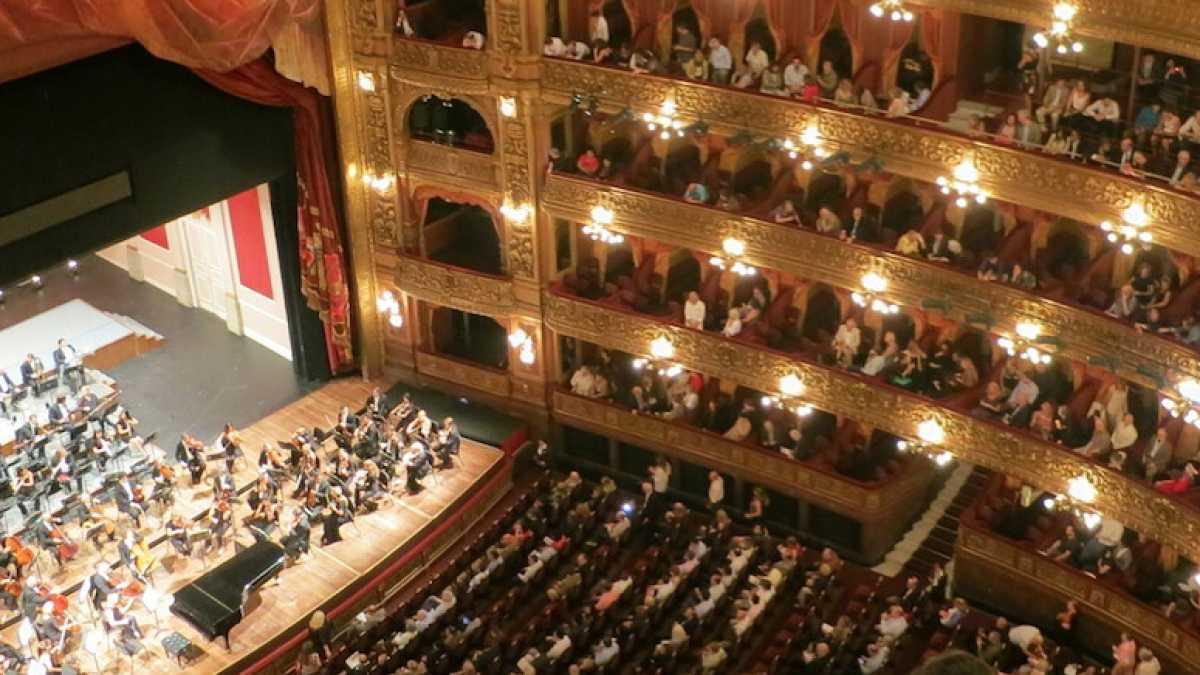 Immagine di La nuova moda dei milanesi è mettersi in scena