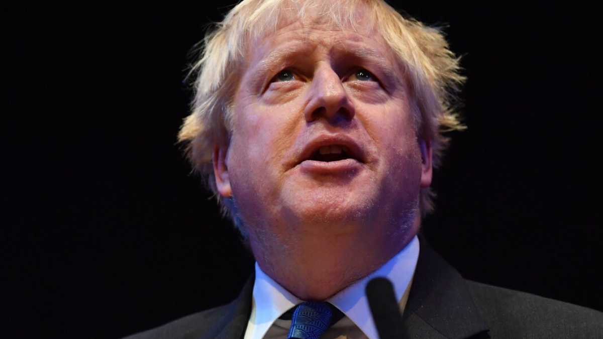 Immagine di Boris Johnson primeggia e divide