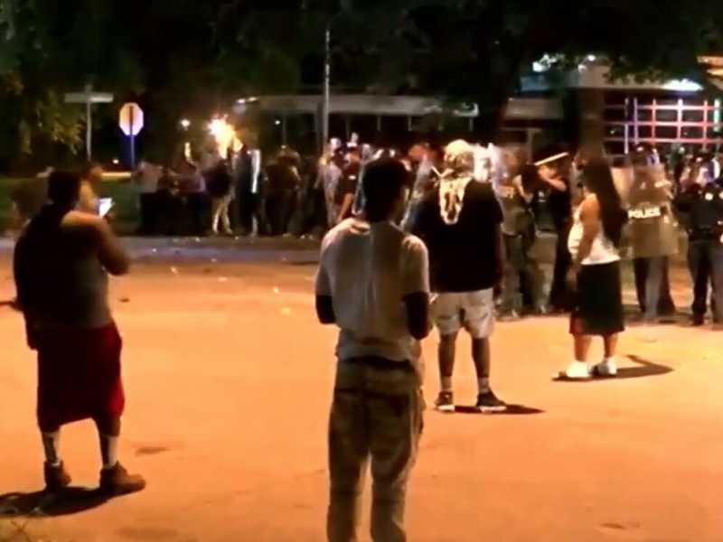 A Memphis la polizia uccide un afroamericano e scoppiano violente proteste