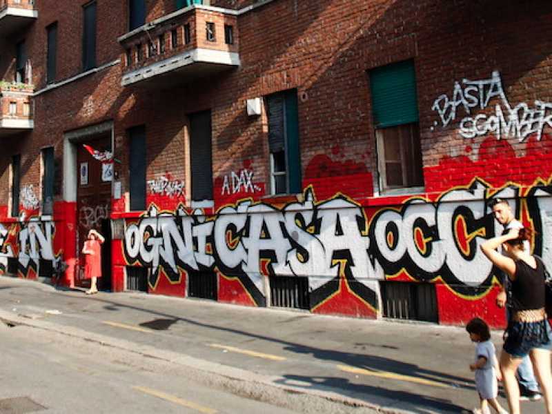 Via Gola a Milano (Foto LaPresse)