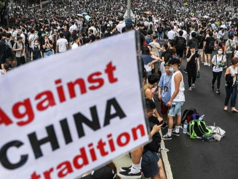Un'immagine delle proteste contro la Cina a Hong Kong (foto LaPresse)