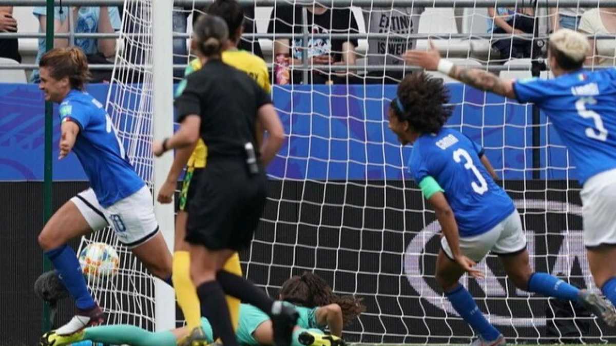 Immagine di No, il dibattito no. Se il calcio femminile entra nella Casa internazionale delle donne