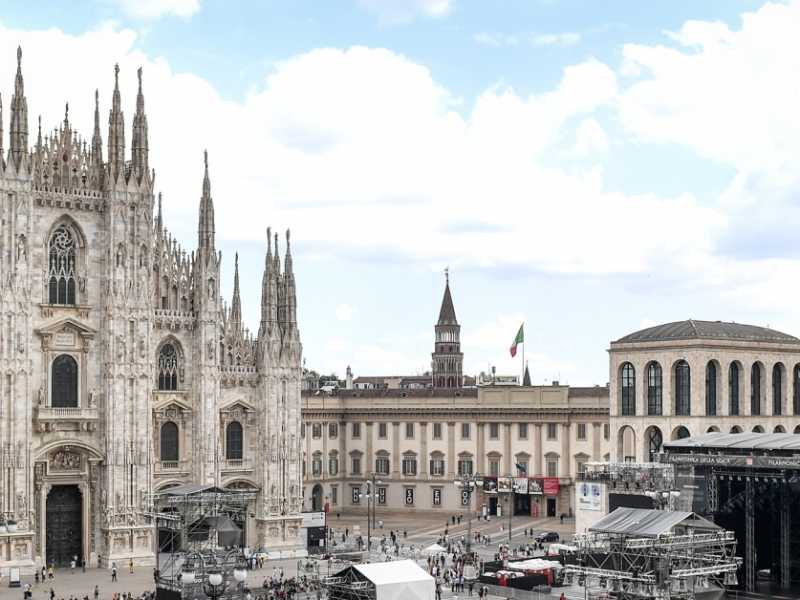 Piazza Duomo a Milano (Foto LaPresse)