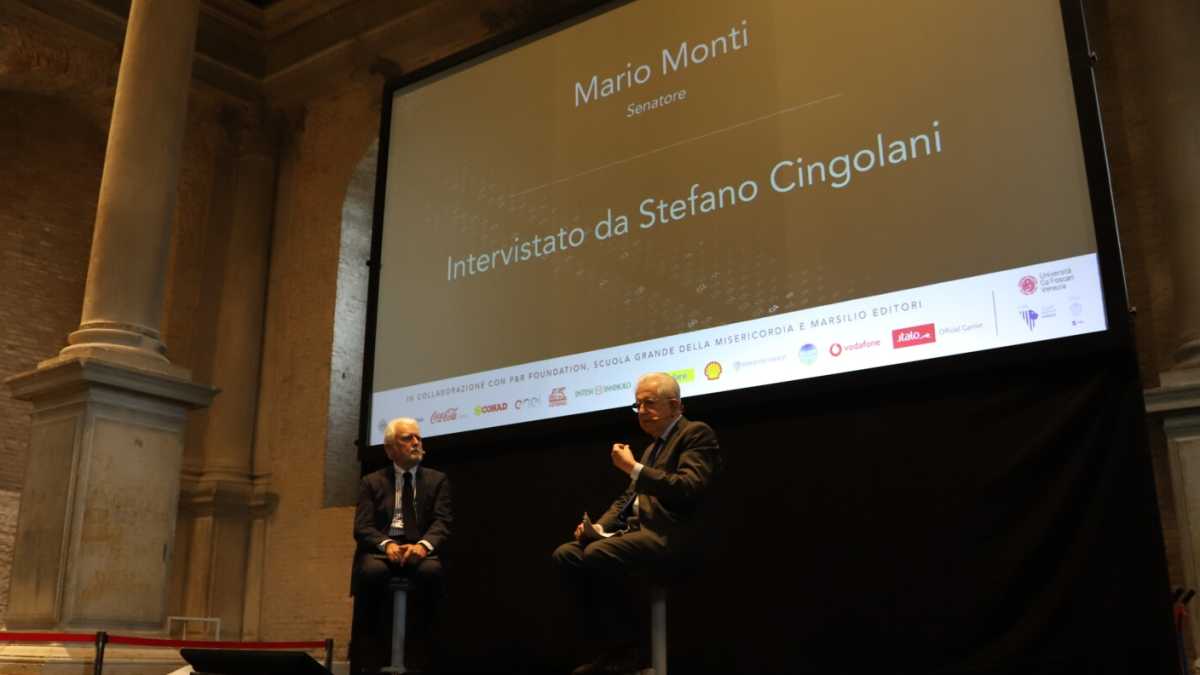 Immagine di Monti: "Questo governo si disinteressa del futuro"