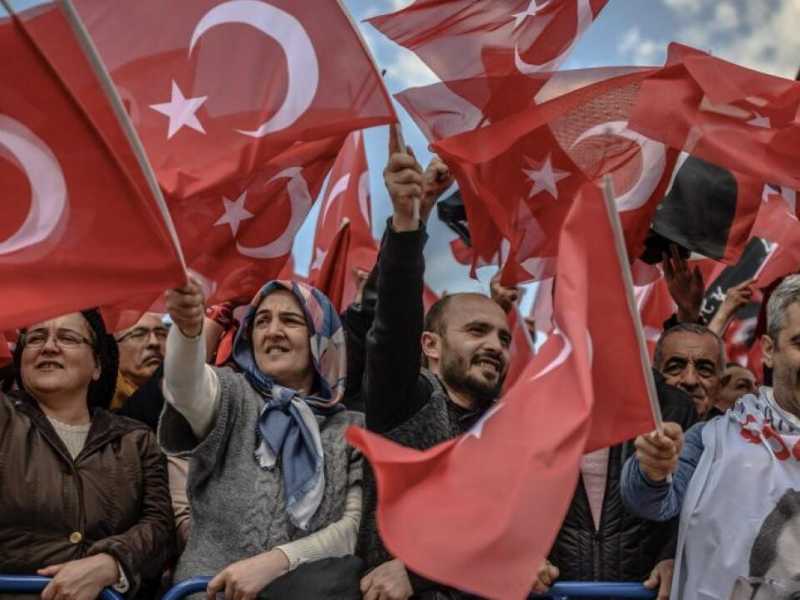 Ekrem Imamoglu &egrave; stato eletto sindaco di Istanbul, con il 54 per cento dei voti ha sconfitto il suo rivale, l&rsquo;erdoganiano Binali Yildirim (foto LaPresse) 