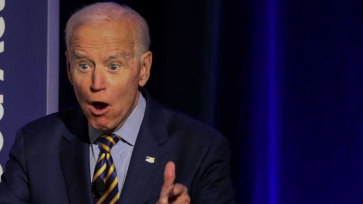 Immagine di Joe Biden e i lupi