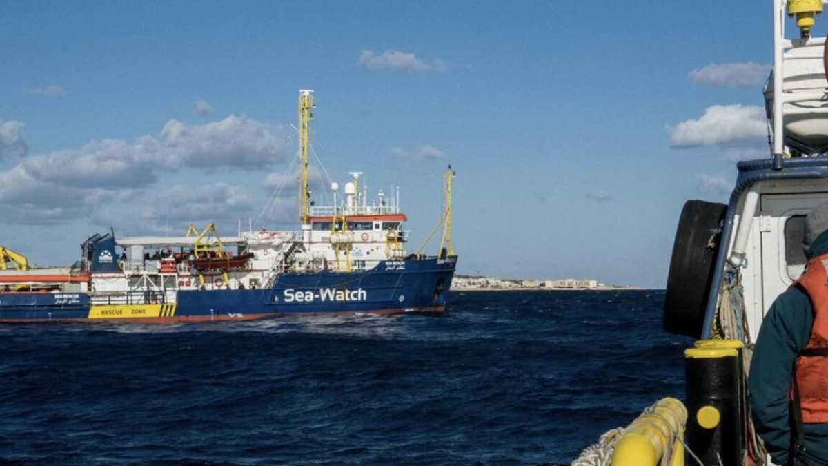 Immagine di Salvini esulta, ma la sentenza di Strasburgo sulla Sea Watch non c'entra nulla coi porti chiusi