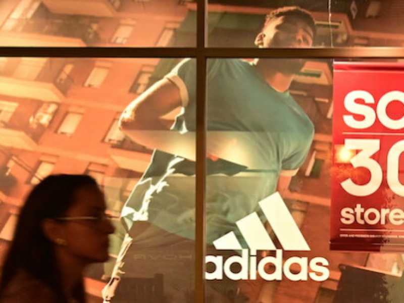 Uno degli store della Adidas (Foto LaPresse)