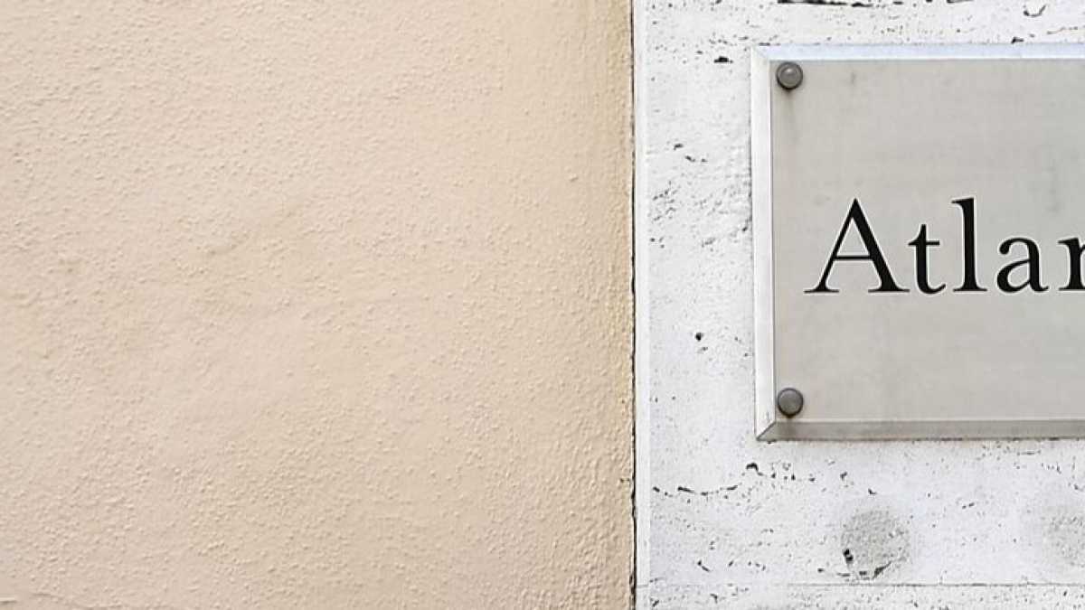 Immagine di Di Maio torna all'attacco di Atlantia. L'azienda: “Così provoca danni al titolo”