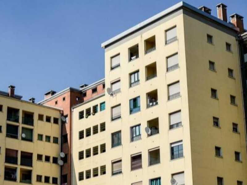 Case popolari nel quartiere di Quarto Oggiaro (foto LaPresse)