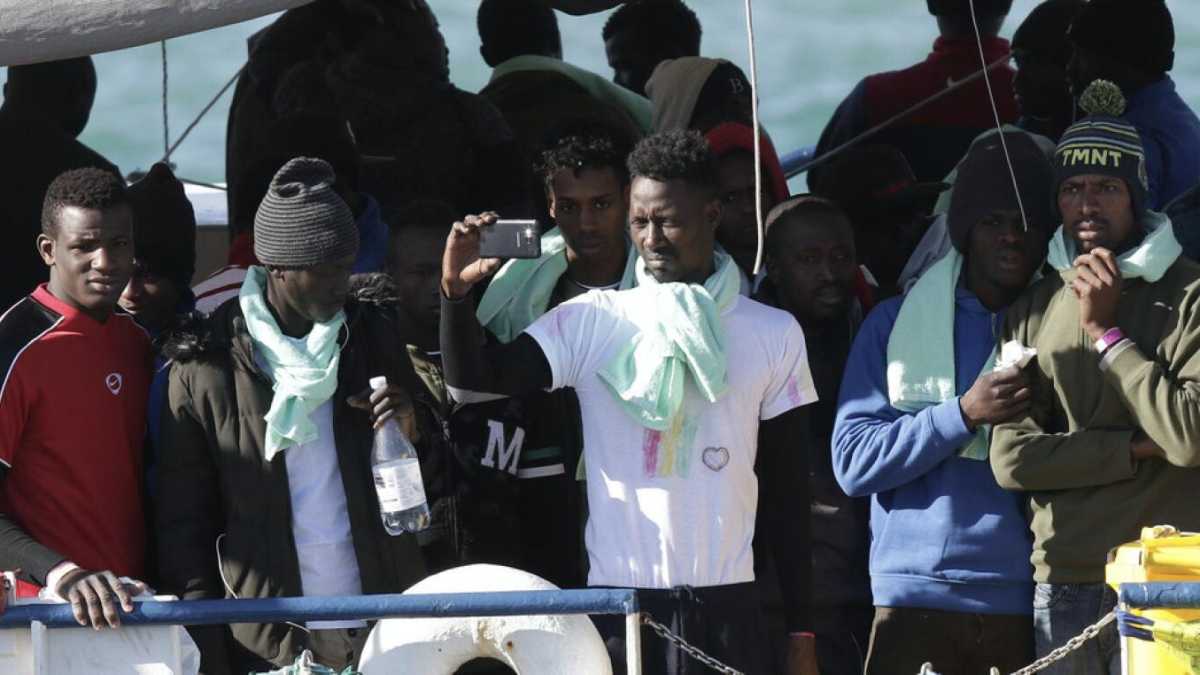 Immagine di Affondare la nave del governo. Cosa torna (e cosa no) con l’opposizione a bordo della Sea Watch